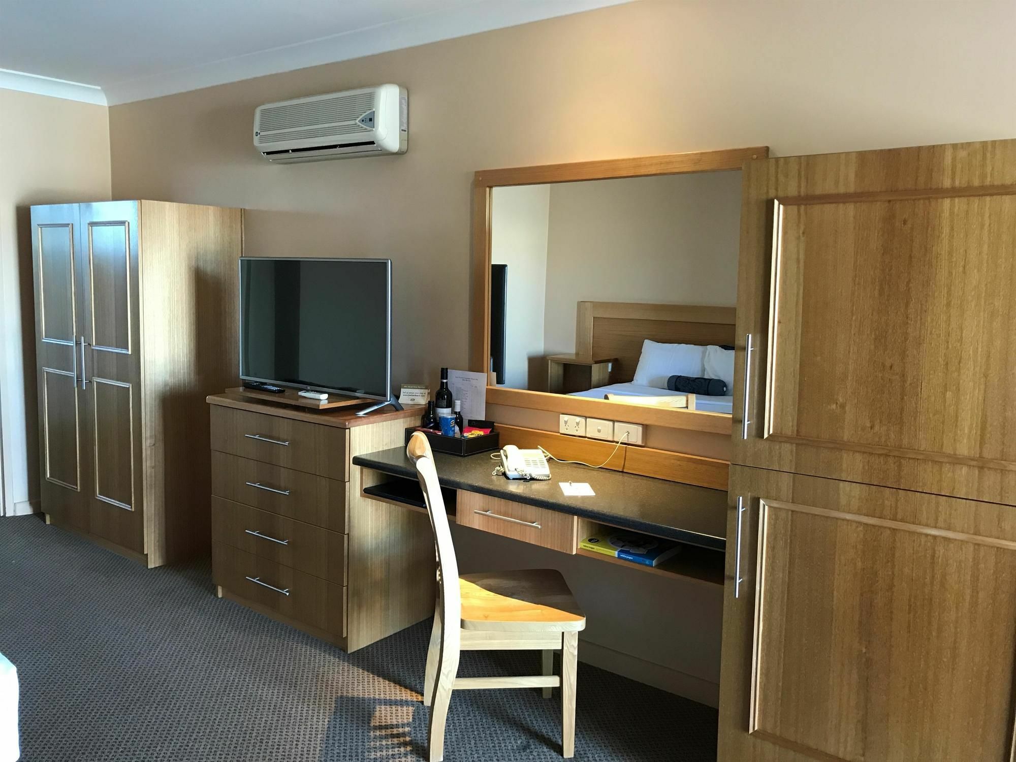 Sunseeker Motor Inn Батманс-Бей Екстер'єр фото